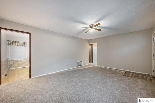 Building Photo - 7425 S 69th St