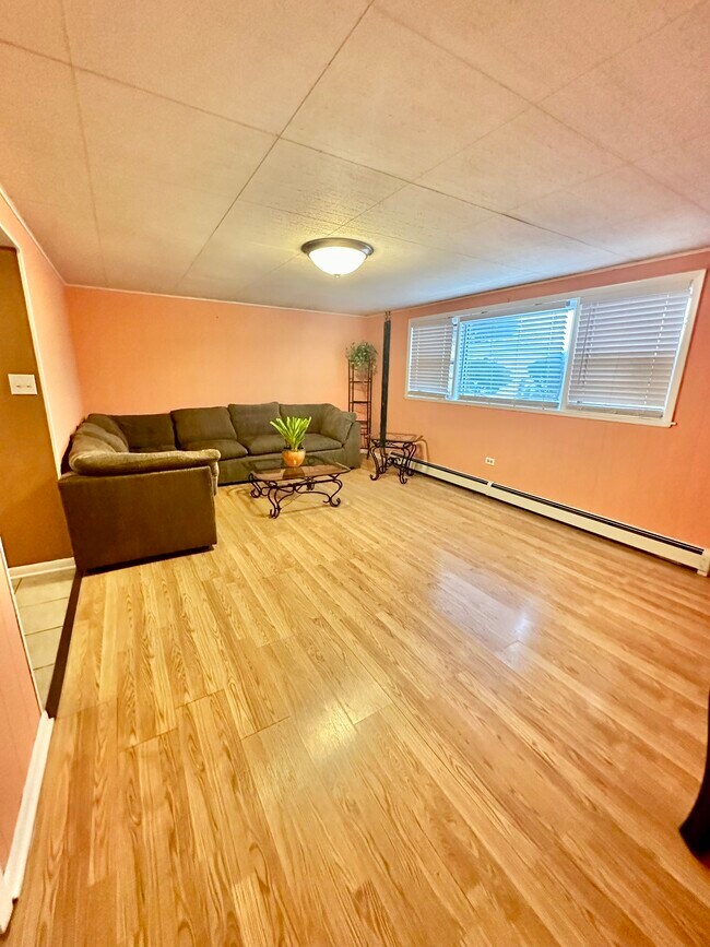 Building Photo - 8680 W Carmen Ave