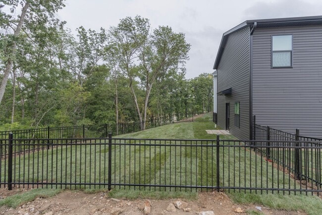 Building Photo - 2821 Emery Dr