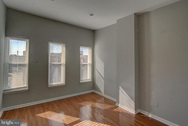 Building Photo - 60 E Randall St