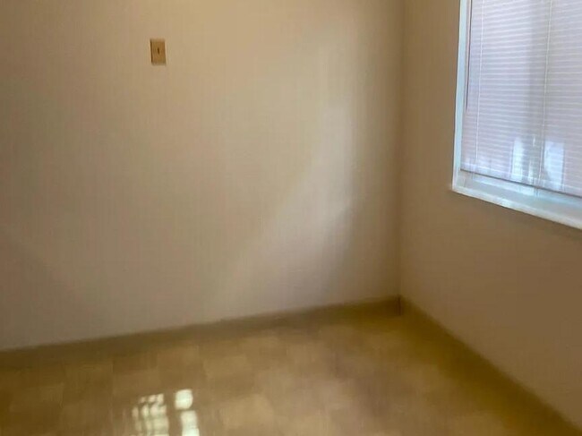 Foto del edificio - 667 Villa St