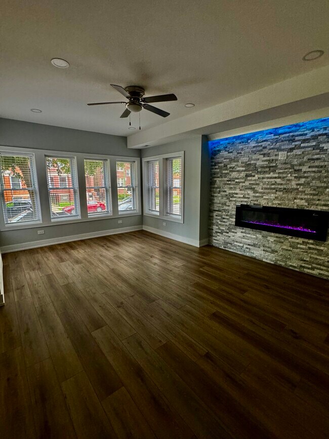 Living Room - 6916 S Prairie Ave