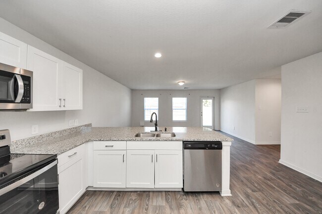 Building Photo - 164 Goldenrod