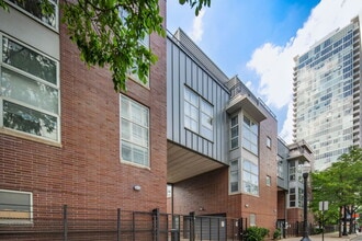 Building Photo - 1808 S Michigan Ave