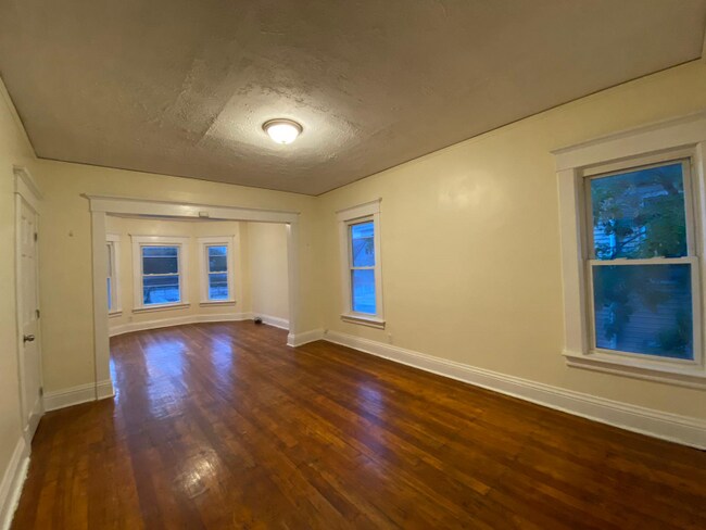 Building Photo - 1417 Neilson St