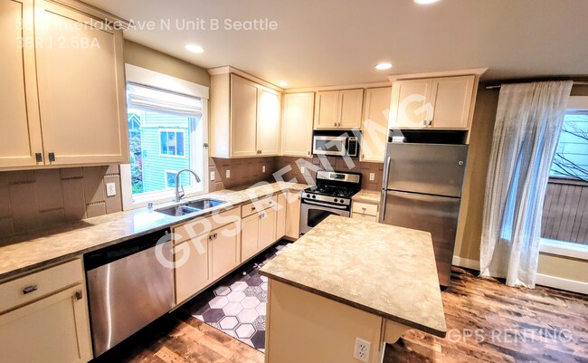 Foto del edificio - 3814 Interlake Ave N