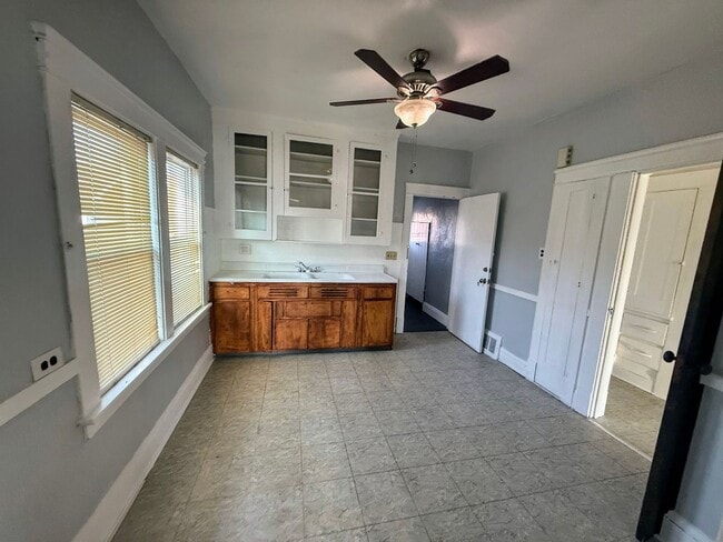 Foto del edificio - **Schonfeld Holdings, LLC (951 Royal Rd)