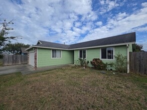 Building Photo - 1779 Oakdale Dr