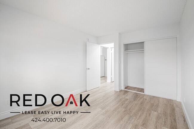 Foto del edificio - 706 McDonald Ave