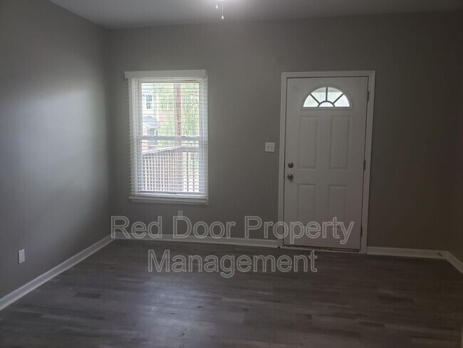 Building Photo - 1329 E Market St