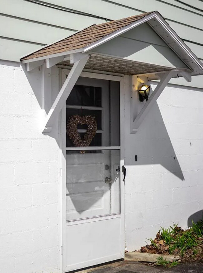 Foto del edificio - Charming 2 Bedroom in Overlook Heights