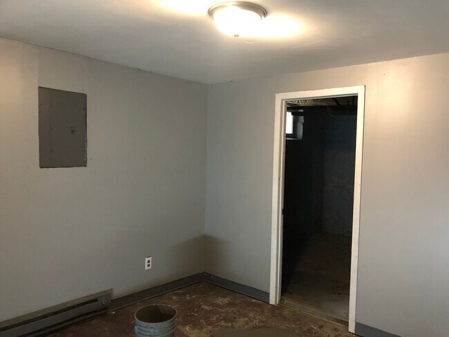 Foto del edificio - AVAILABLE JUNE 2025 - 3 BED 2 BATH