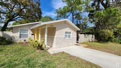 Building Photo - 2205 Calexico Way S