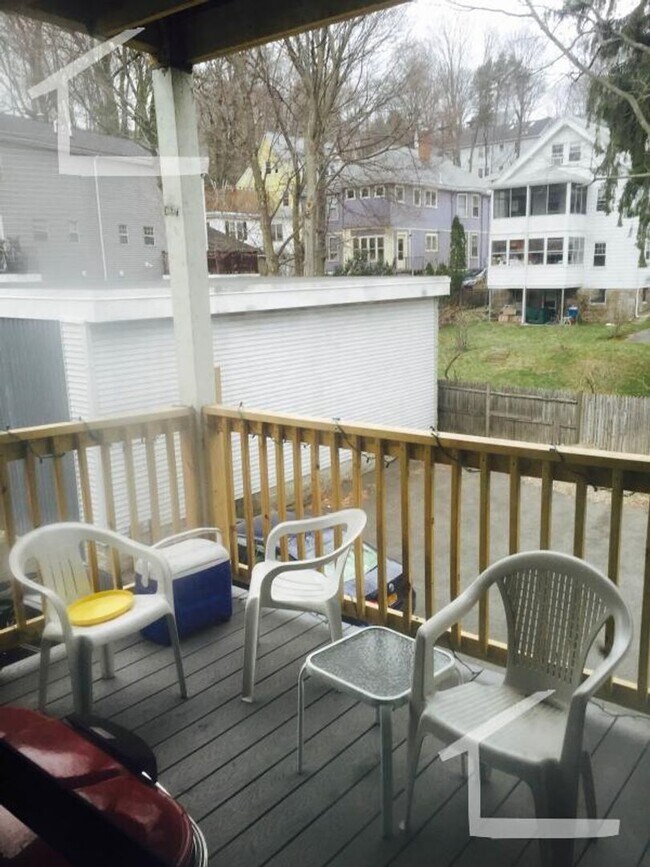 Building Photo - Faneuil St 3 Bed