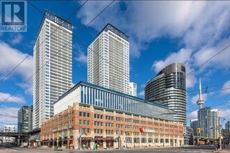 Building Photo - 17 Bathurst St