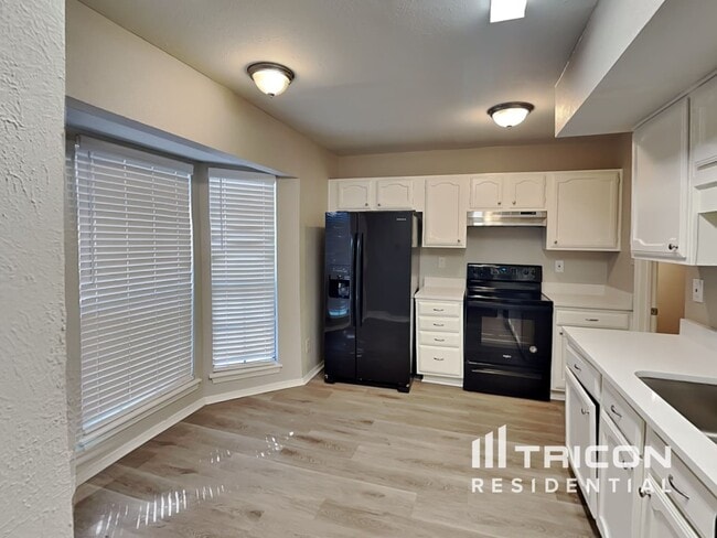 Building Photo - 1378 Southridge Dr