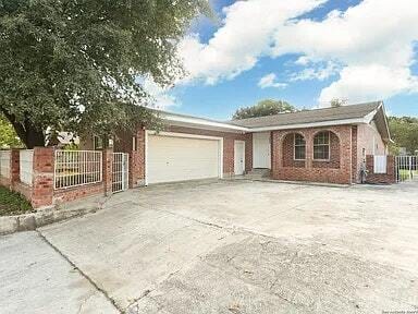 Photo - 2623 Irwin Dr House