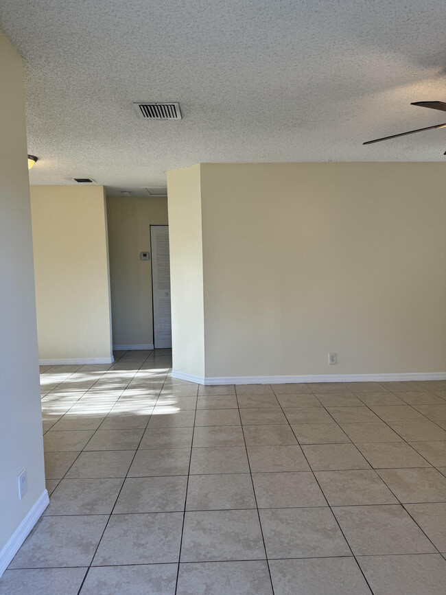 Building Photo - 11406 NW 45th St