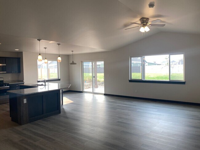 Building Photo - 3 bed 2 bath home in Belgrade