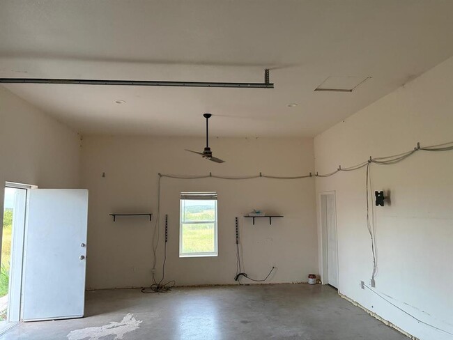 Building Photo - 2000 Co Rd 453