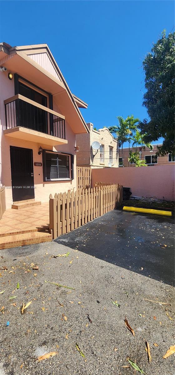 Foto del edificio - 1033 SW 2nd St