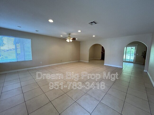 Building Photo - 5975 Baldwin Ave