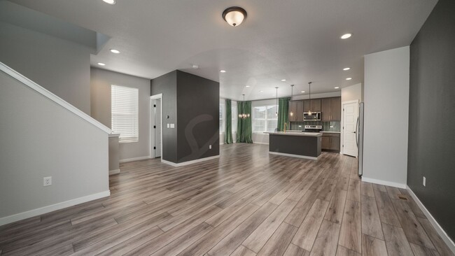 Foto del edificio - Immaculate MidTown Collection Townhome in ...