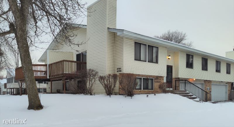 Primary Photo - 3 br, 2 bath Townhome - 4301 Evergreen Dr