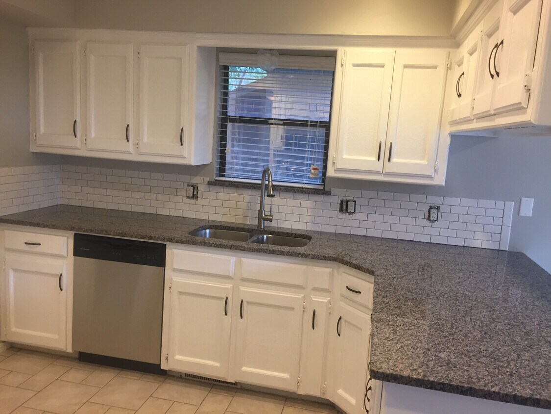 2413 Northwood Ln, Edmond, OK 73013 House Rental in Edmond, OK