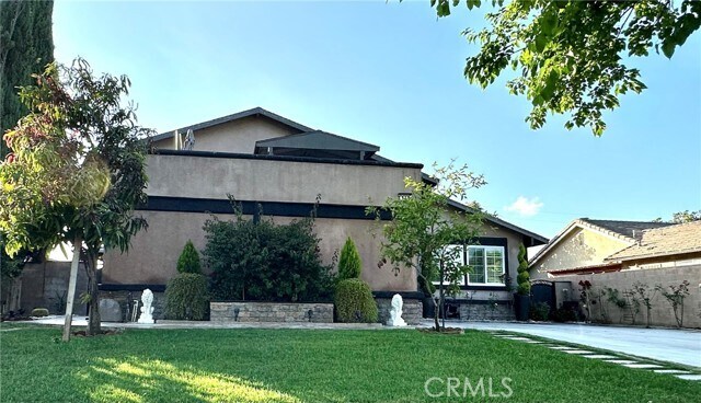 Building Photo - 10925 Cochran Ave