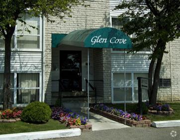 Entrada - Glen Cove Apartments