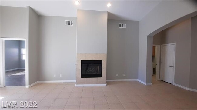 Building Photo - 525 Sun Mountain Ave