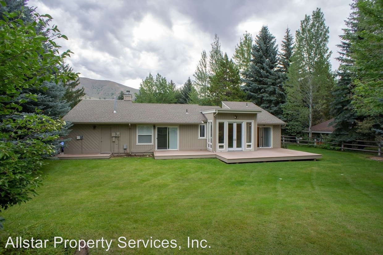 Primary Photo - 3 br, 2 bath House - 229 Meadows Loop