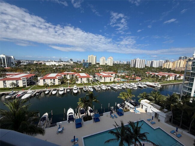 Foto del edificio - 3029 NE 188th St