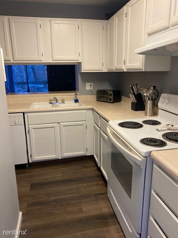 Foto del edificio - 4 br, 2.5 bath Townhome - 520 E Graham Place