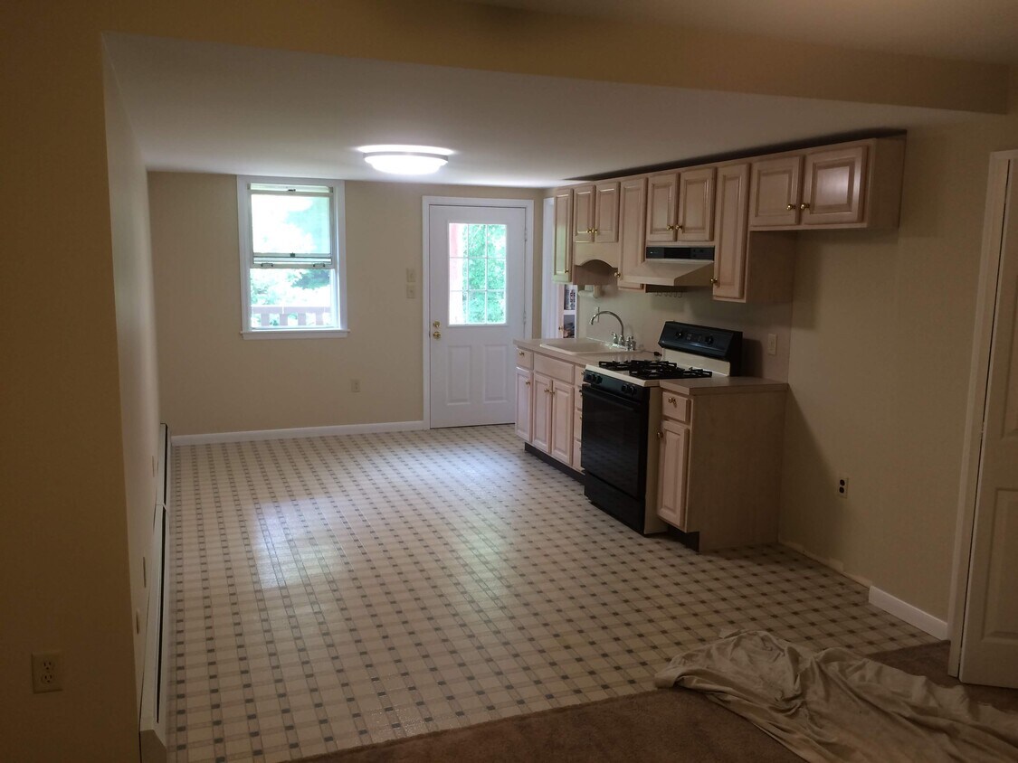 Primary Photo - 121 W Union St