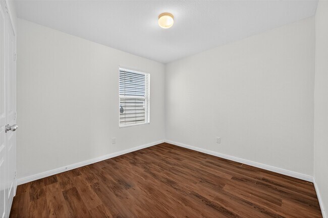 Foto del edificio - 2730 Skyview Silver Dr
