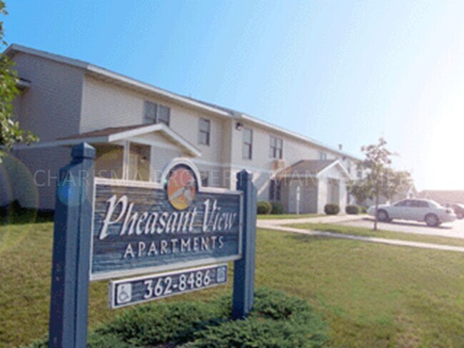 Foto del edificio - 1 BD, FREE GARAGE, WASHER/DRYER, OUTDOOR P...