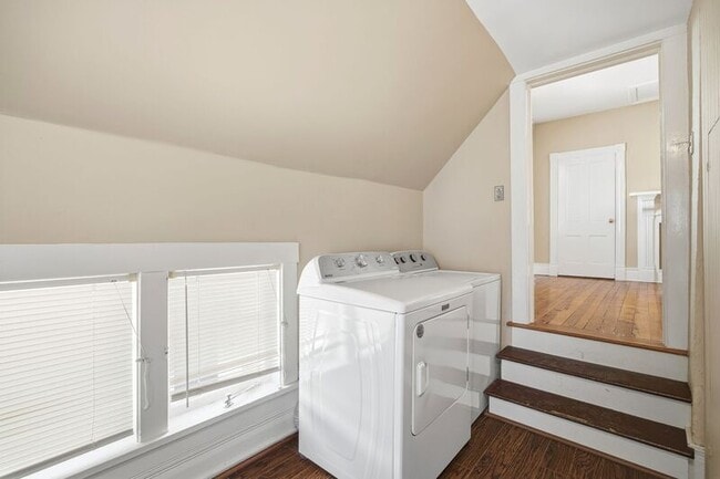 Building Photo - 6 N Washington St