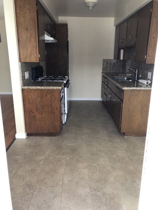 Kitchen - 328 Griswold St