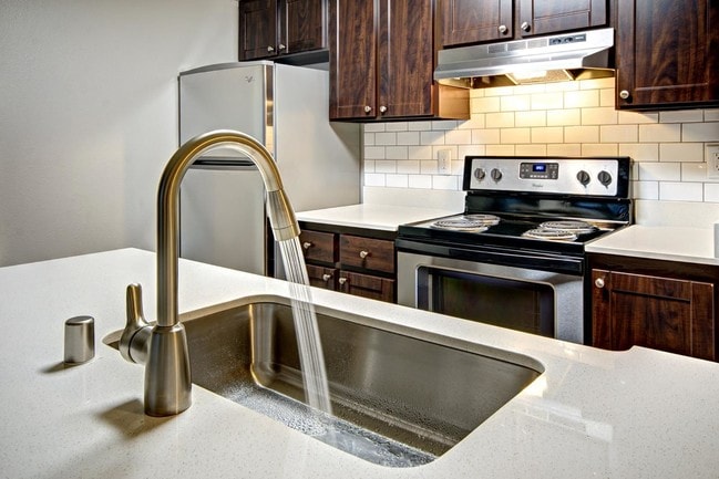 Apartamentos Bay Court en Harbour Pointe — foto comunitaria - Bay Court at Harbour Pointe