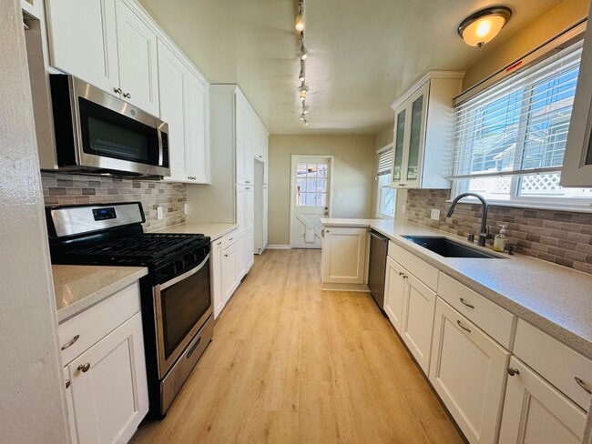 Building Photo - 67 Windsor Ln