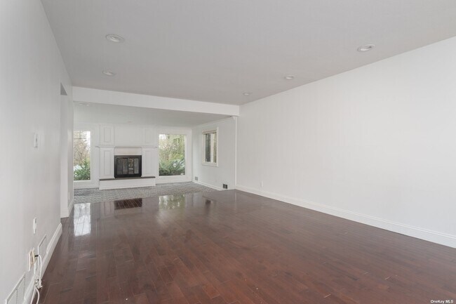 Building Photo - 50 Oriole Dr