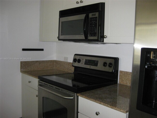 Foto del edificio - 117 NW 42nd Ave