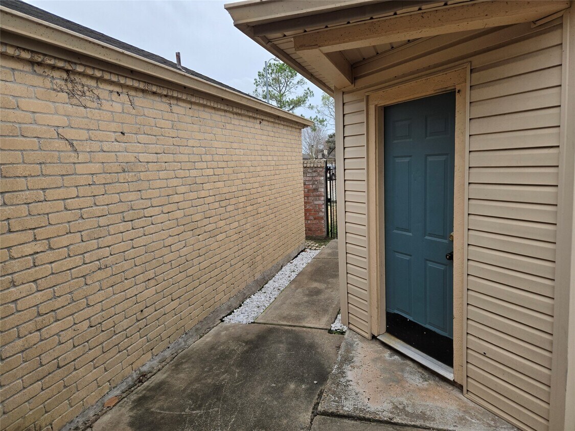 Foto del edificio - 4111 Knoll Glen Dr