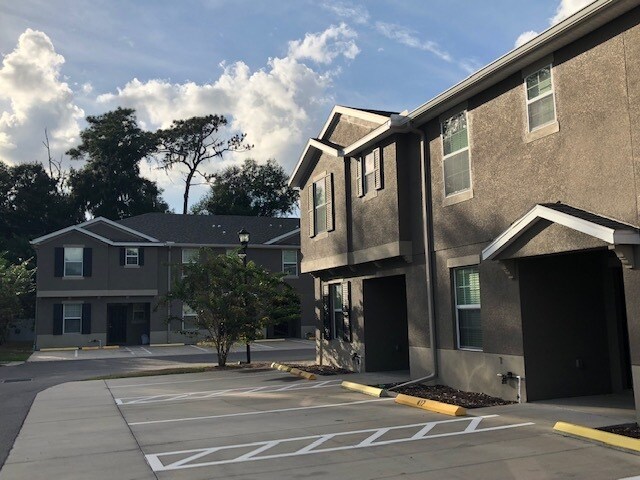 Montclair Townhomes - 438 Belle Montclair Loop