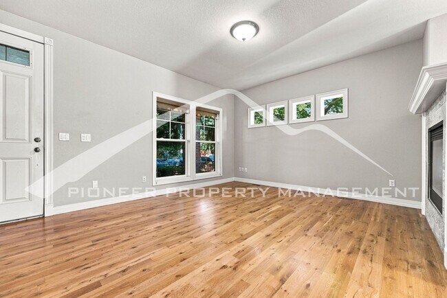 Foto del edificio - 4570 Meade St