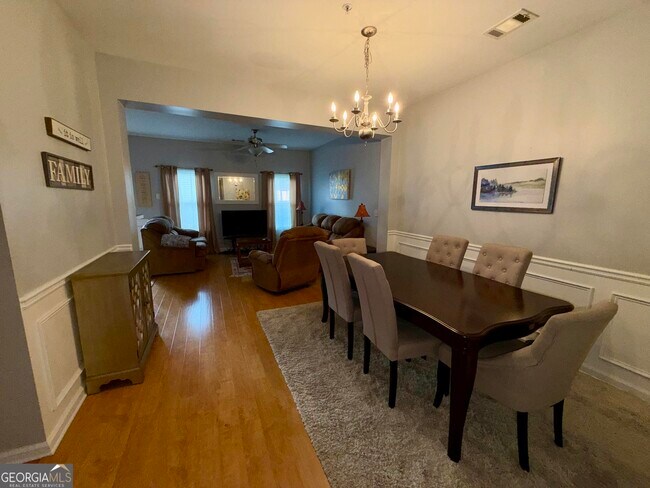 Foto del edificio - 121 Stonebridge Crossing