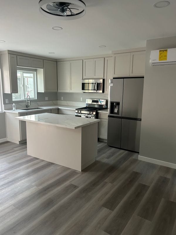 Building Photo - 14715 Flomar Dr