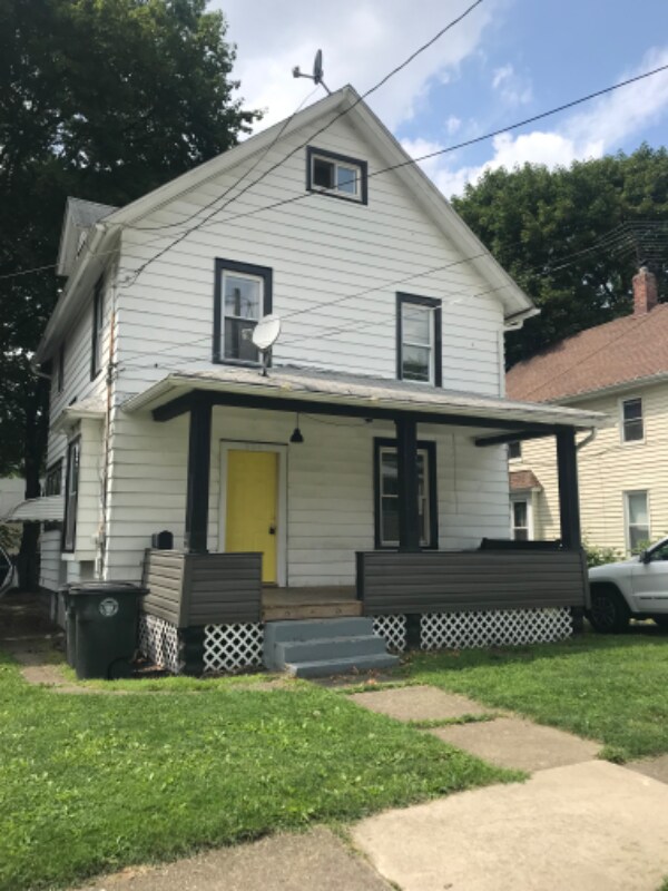 Building Photo - 504 Rentschler St